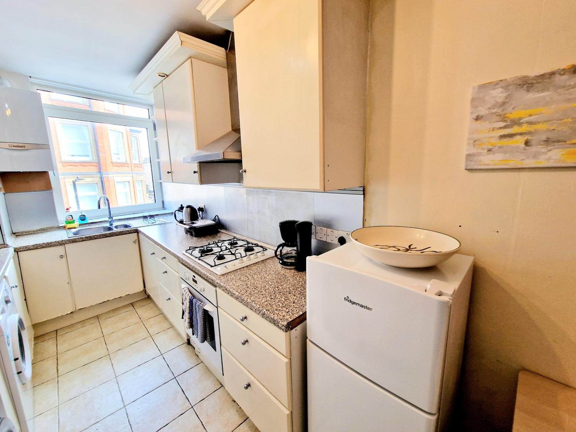 Bright & Spacious Home In Building With Lift, Right Next To Bayswater Station - Walk To Kensington Palace, Hyde Park, Little Venice & Notting Hill Londen Buitenkant foto