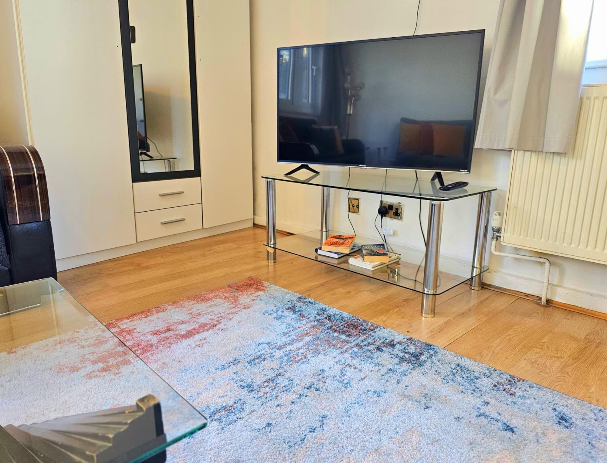 Bright & Spacious Home In Building With Lift, Right Next To Bayswater Station - Walk To Kensington Palace, Hyde Park, Little Venice & Notting Hill Londen Buitenkant foto